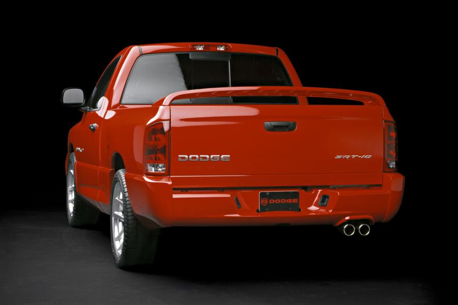  Dodge Ram SRT10 2004 года  (фото 30 из 40)